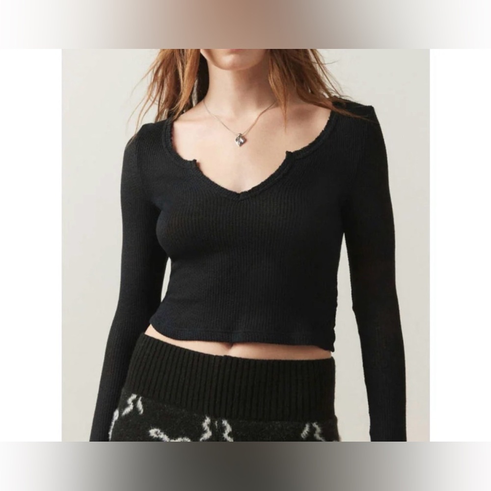 NWOT - Urban Outfitters Grey Long Sleeve Knit Top